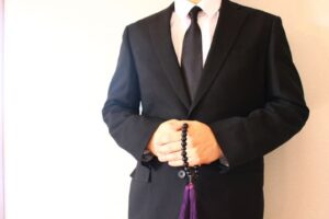 喪服のレンタルで安いのはどこ？5社の料金を比較