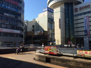 洋服の青山で喪服は当日レンタルできる？