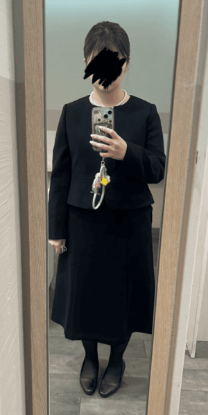 女性用の喪服着用画像